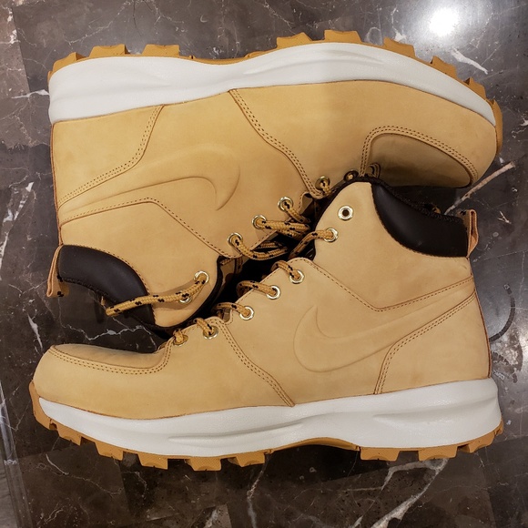 nike manoa steel toe